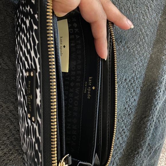 Authentic Kate Spade wallet - large - Picture 6 of 6